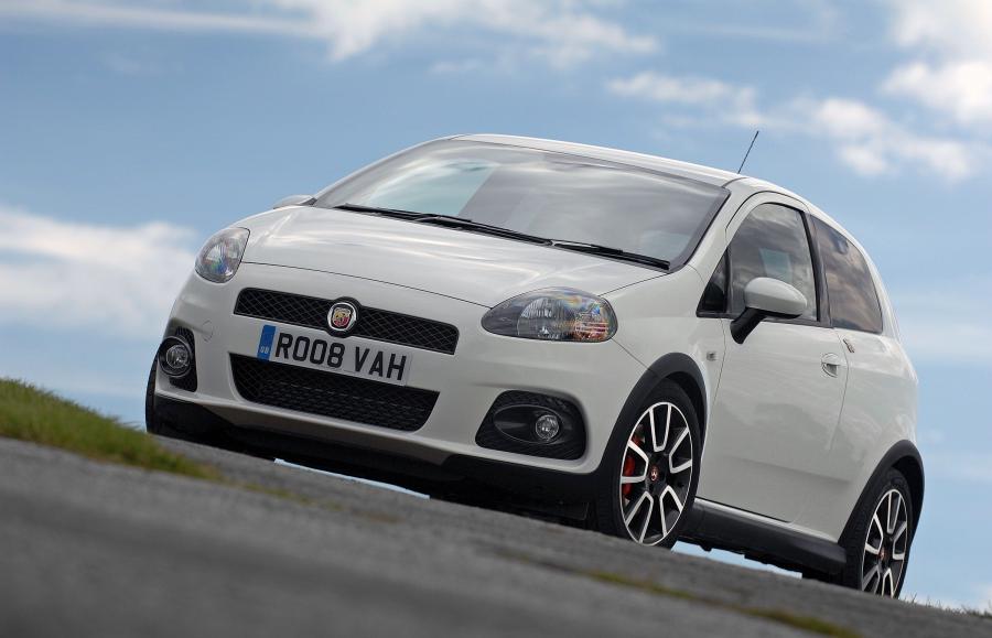  Abarth Grande Punto (199) 2008 года  (UK) (фото 25 из 29)